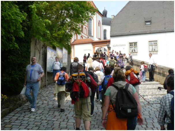 584x433 pixels (138K)